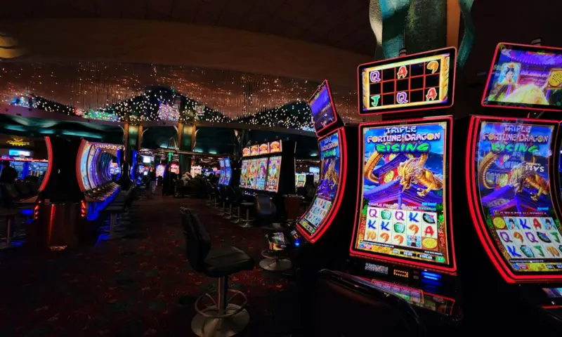 Why Casinos Add and Remove Slot Games