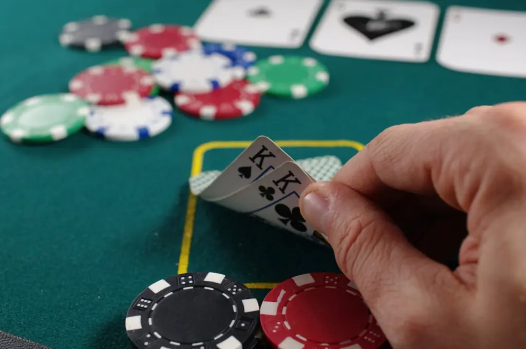 Casino Theoretical Loss Explained: How Casinos Rate Your Play and Calculate Comps