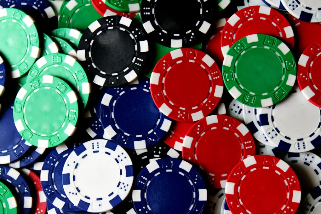 Inside vs Outside Roulette Bets: Odds, Payouts, Volatility and the Better Strategy