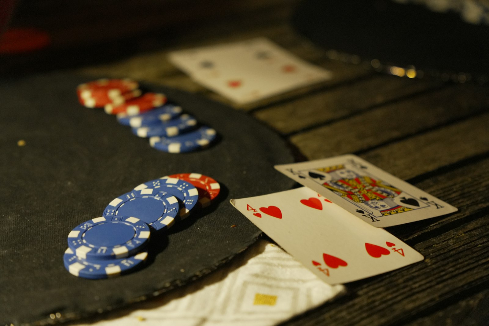 Five Common Blackjack Mistakes That Increase the House Edge