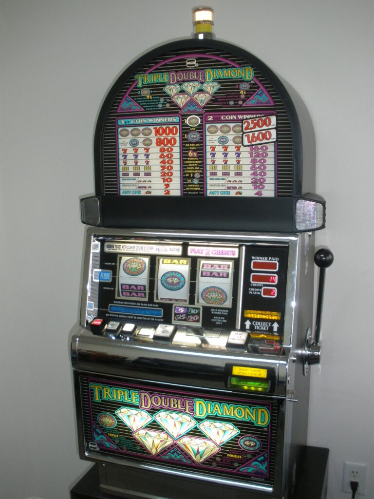Classic 3-Reel Slots vs. Modern Video Slots: Triple Double Diamond vs. Dragon Link