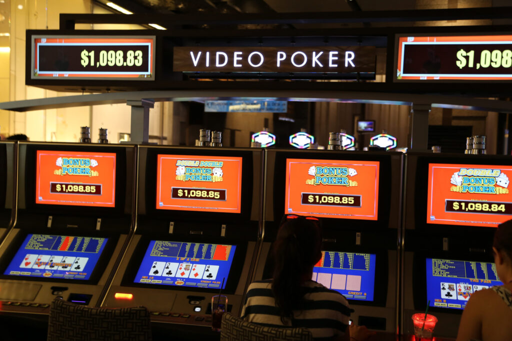 Video Poker RTP Explained: Full-Pay vs Short-Pay Machines and Why the Pay Table Matters